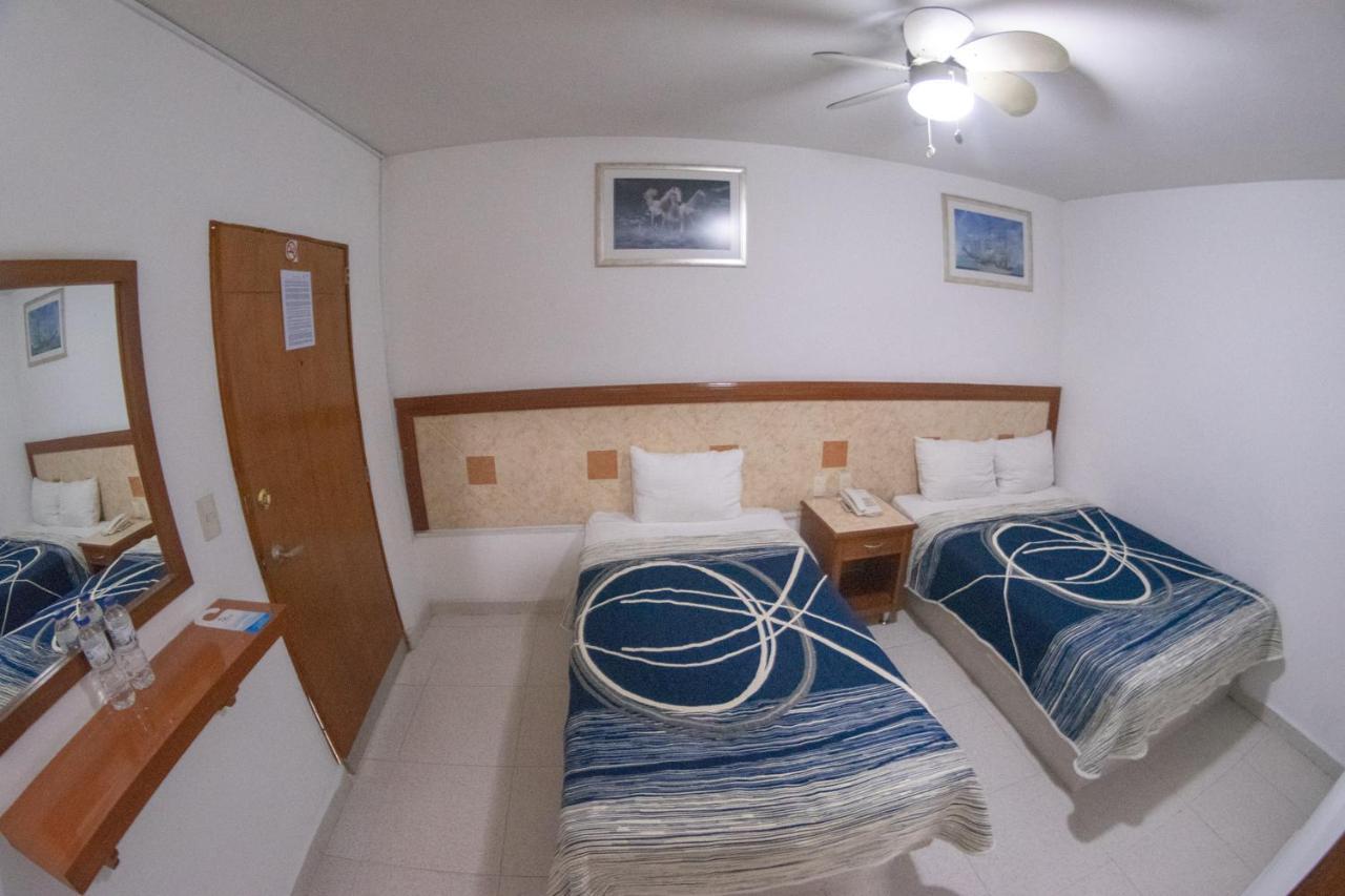 Hotel Niza Zona Piel Leon Exterior photo