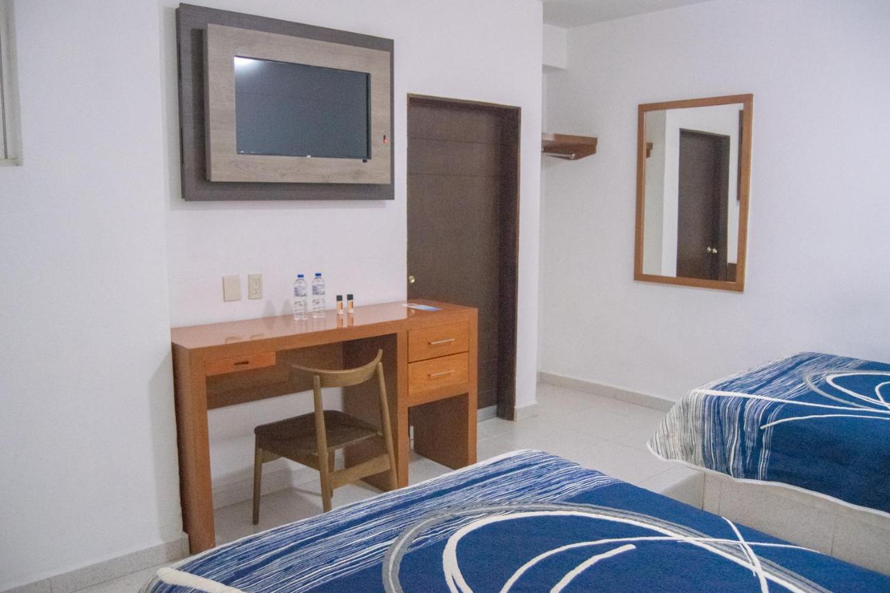 Hotel Niza Zona Piel Leon Exterior photo