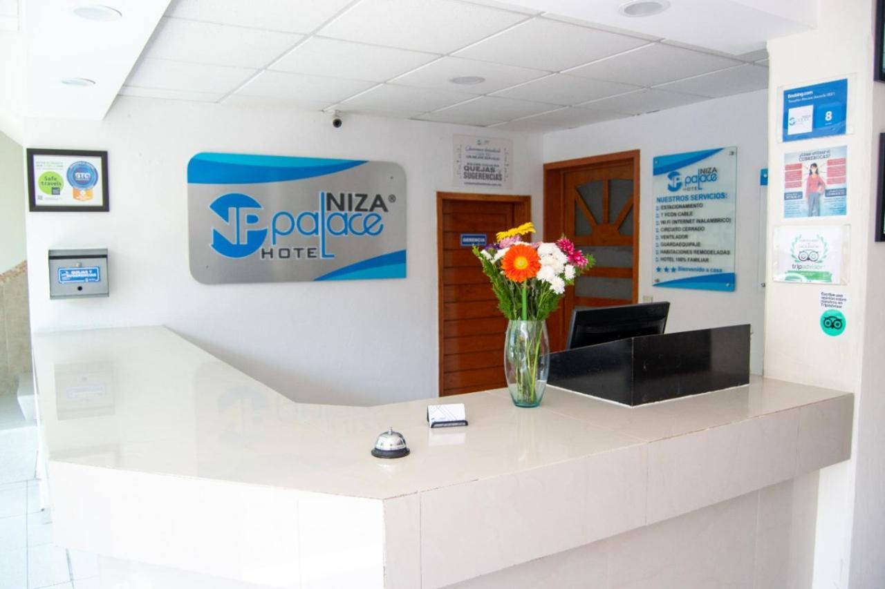 Hotel Niza Zona Piel Leon Exterior photo