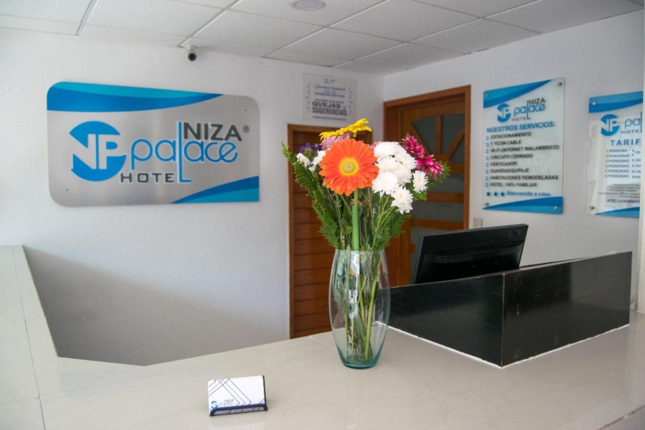 Hotel Niza Zona Piel Leon Exterior photo